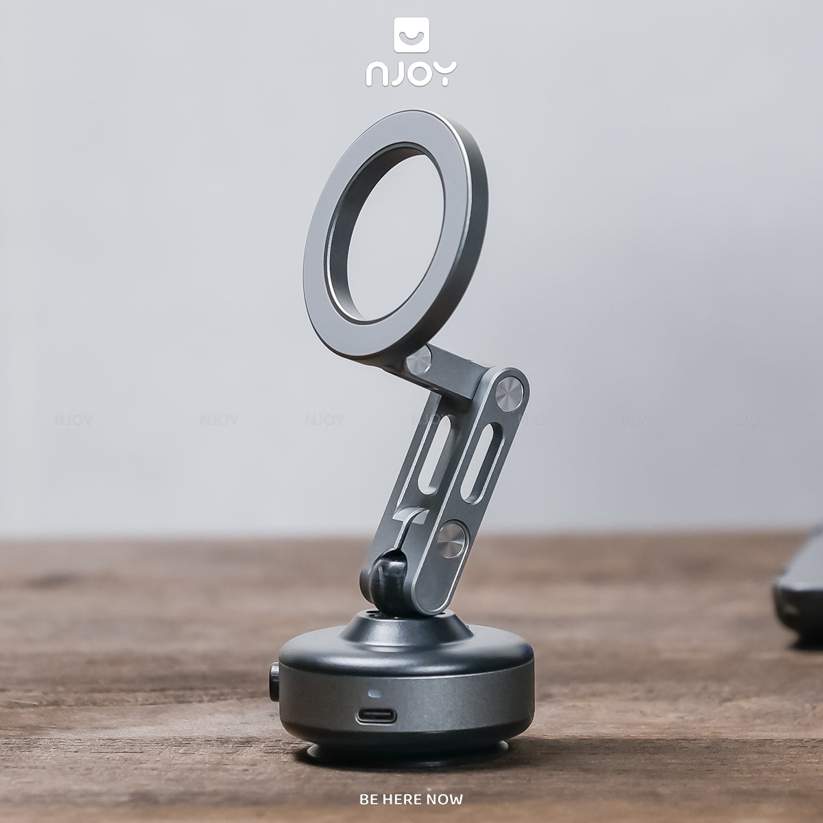 Giá Đỡ Nam Châm Cao Cấp Hít Tự Động Nhỏ Gọn Khớp Xoay Nhẹ Cho Ô Tô Bàn Làm Việc Điện Thoại
