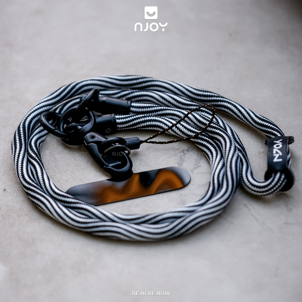 Bộ Dây Đeo Điện Thoại Nylon Siêu Bền Kèm Tag Treo Và Móc Khóa Dài 60cm