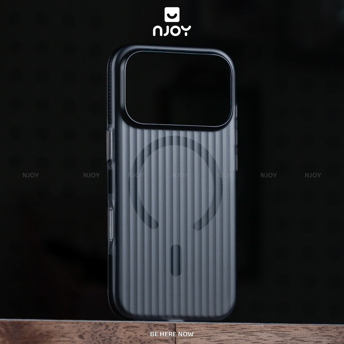 Ốp Nhám Sọc Nổi 3D Njoy Tích Hợp Sạc Nam Châm Từ Tính Cho iPhone 17 Pro Max 16 15 14 13 12