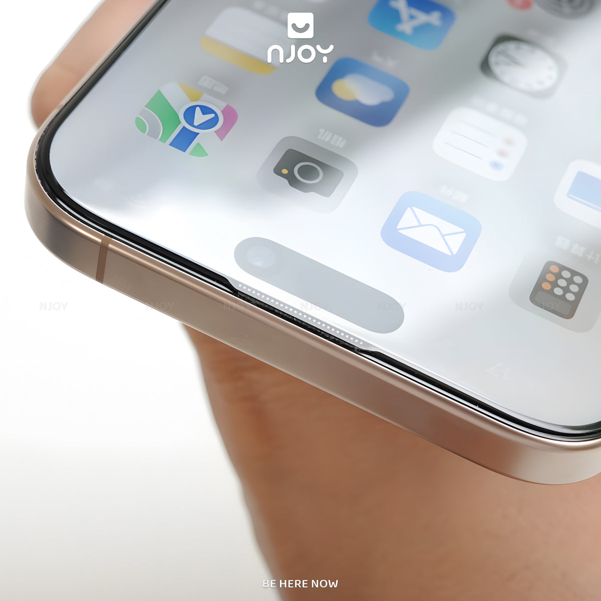 Kính Cường Lực Hoda Trong Suốt 2.5D Khung Tự Dán Cho iPhone 18 Pro Max 17 16 15 14
