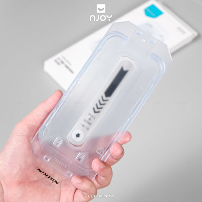 Kính Cường Lực Nillkin Trong Suốt Khung Tự Dán Không Viền Đen Cho iPhone 17 Pro Max 16 15