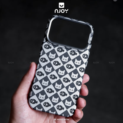 Ốp Carbon Magsafe Siêu Mỏng In Hình Mèo Nút Bấm Kim Loại Cho iPhone 17 Pro Max 16 15 14 13