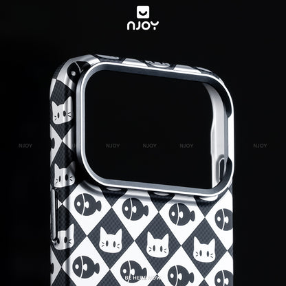 Ốp Carbon Magsafe Siêu Mỏng In Hình Mèo Nút Bấm Kim Loại Cho iPhone 17 Pro Max 16 15 14 13