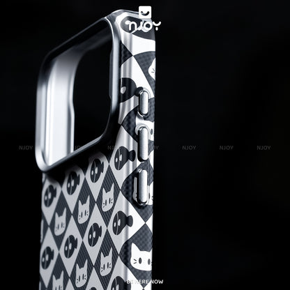 Ốp Carbon Magsafe Siêu Mỏng In Hình Mèo Nút Bấm Kim Loại Cho iPhone 17 Pro Max 16 15 14 13