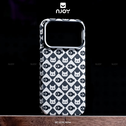 Ốp Carbon Magsafe Siêu Mỏng In Hình Mèo Nút Bấm Kim Loại Cho iPhone 17 Pro Max 16 15 14 13