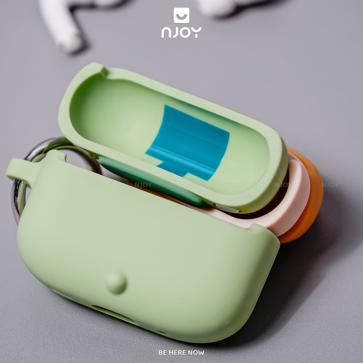 Ốp Silicon In Hình Gấu Dễ Thương Chống Sốc Kèm Móc Khóa Cho AirPods Pro 3 2