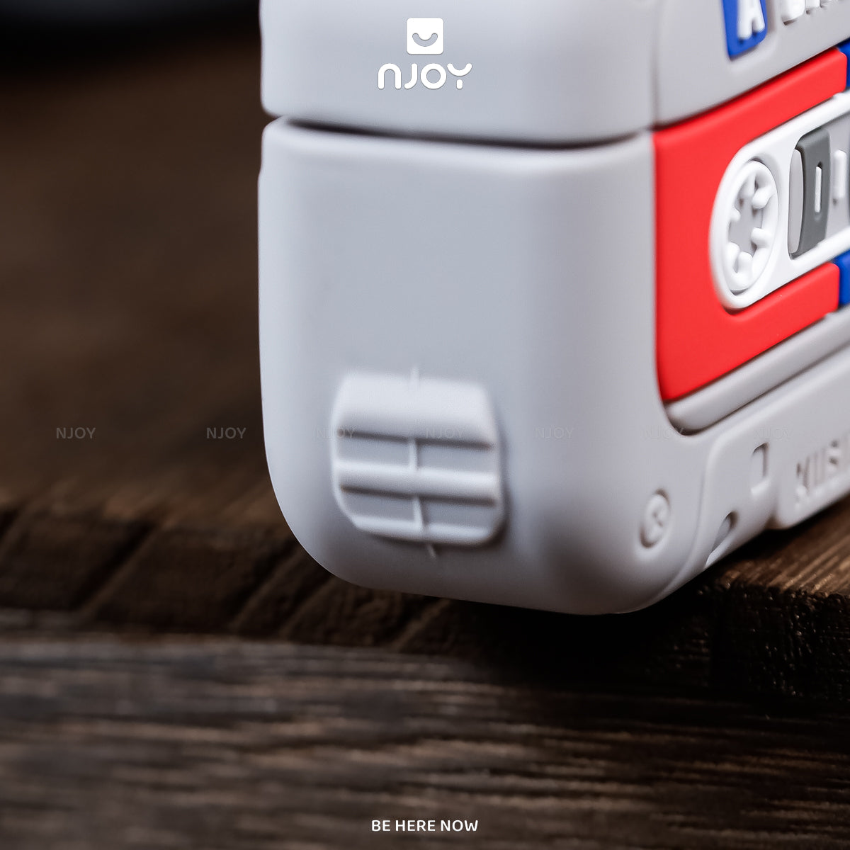 Ốp In Hình Máy Nghe Nhạc Cassette Cổ Điển Retro Kèm Dây Đeo Cho Airpods Pro 3 2 Airpods 4