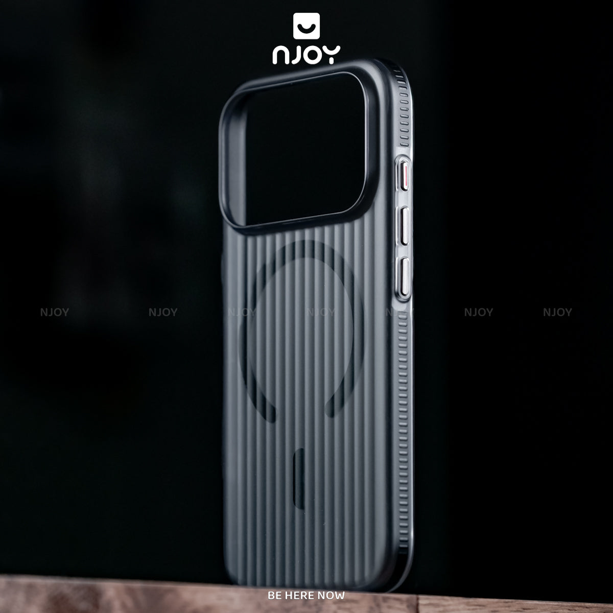 Ốp Nhám Sọc Nổi 3D Njoy Tích Hợp Sạc Nam Châm Từ Tính Cho iPhone 17 Pro Max 16 15 14 13 12