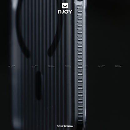 Ốp Nhám Sọc Nổi 3D Njoy Tích Hợp Sạc Nam Châm Từ Tính Cho iPhone 17 Pro Max 16 15 14 13 12
