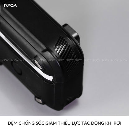Ốp Tai Nghe AirPods Pro 2 4 Cyberlock Nút Bấm Kim Loại Từ Tính Kèm Móc Khóa Chống Sốc
