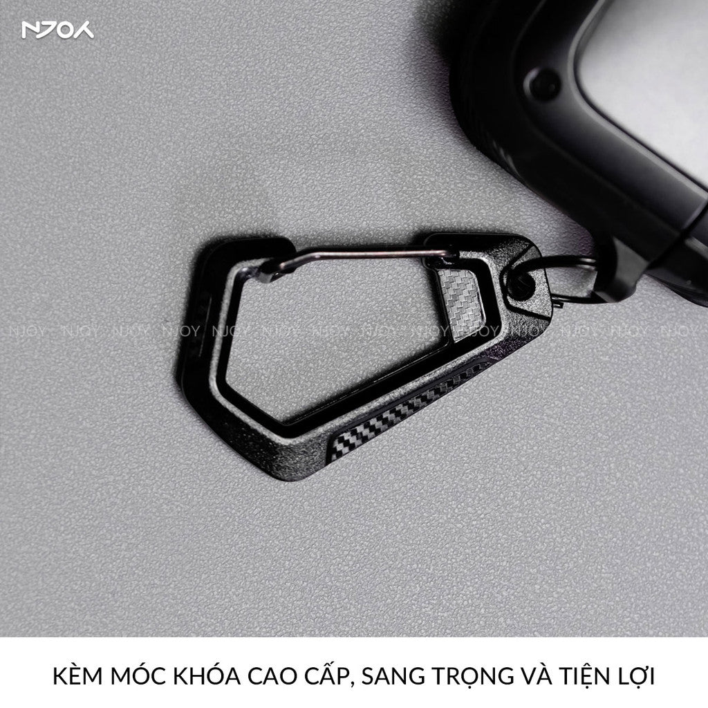 Ốp Tai Nghe AirPods Pro 2 4 Cyberlock Nút Bấm Kim Loại Từ Tính Kèm Móc Khóa Chống Sốc