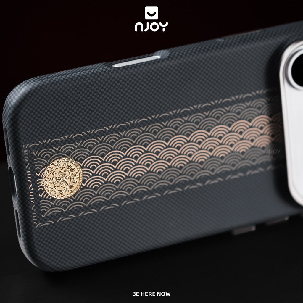 Ốp Carbon Siêu Mỏng Thần Tài Thu Hút Tài Lộc May Mắn Luck Cho Điện Thoại iPhone 18 Pro Max 17 16 15 14
