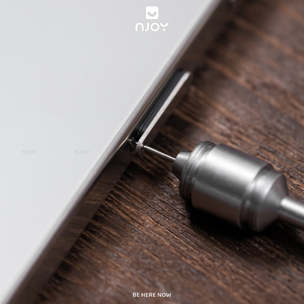 Bút Vệ Sinh Tai Nghe Airpods Que Chọc Sim Nhỏ Gọn Hợp Kim Nhôm Cao Cấp Móc Khóa Treo Tiện Lợi Njoy